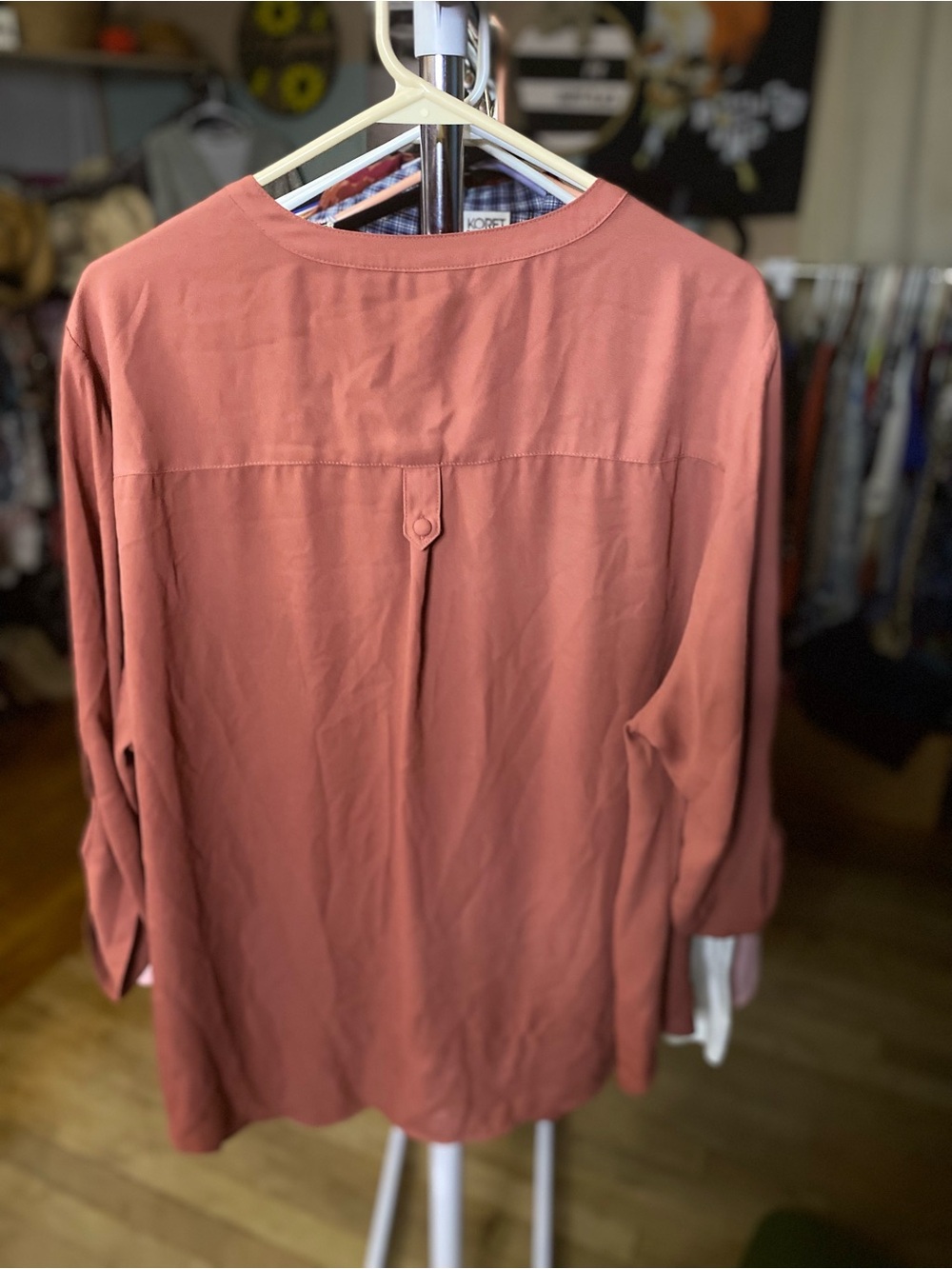 torrid rust-colored V-neck Pocket Blouse - Picture 3 of 3